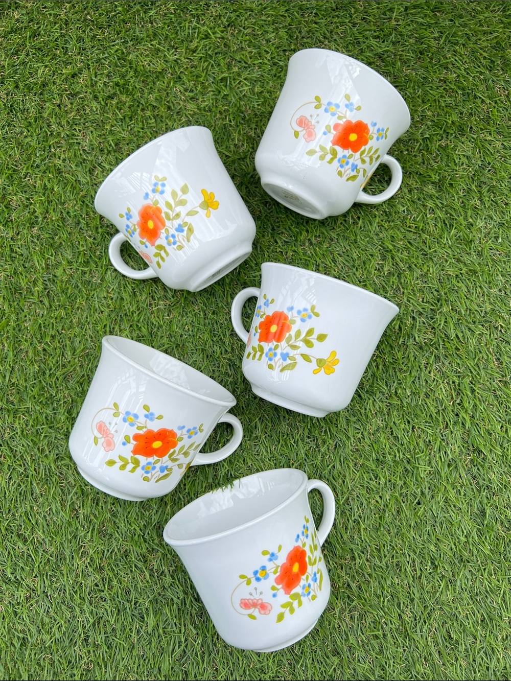 LOT OF 5 VINTAGE Corelle Wildflower pattern coffee mugs manufactured by Corning